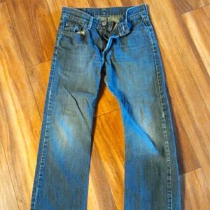 Levi jeans